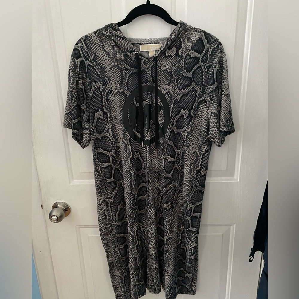 EUC MICHAEL Michael Kors Snakeskins n Print Knit Jersey Circle Logo Hoodie Dress